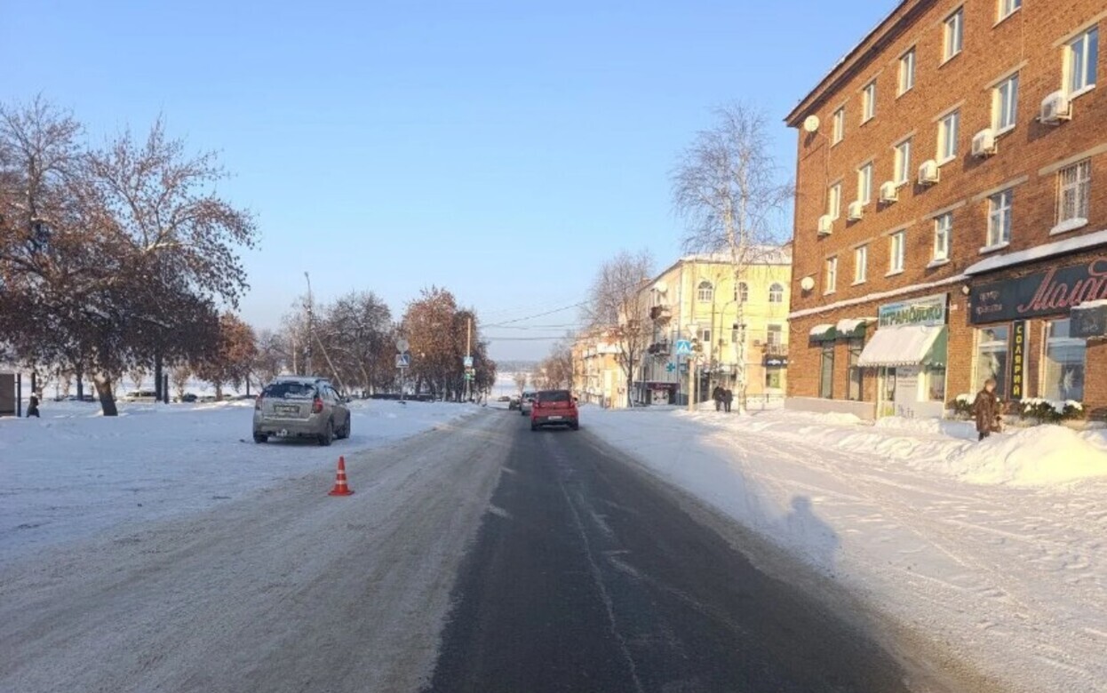 12-летняя школьница пострадала под колесами автомобиля в Воткинске