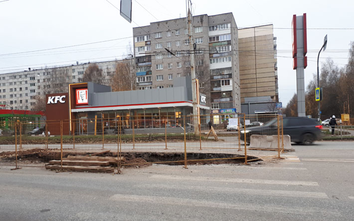 Ремонтные работы на проезжей части улицы Петрова в Ижевске завершат до конца осени