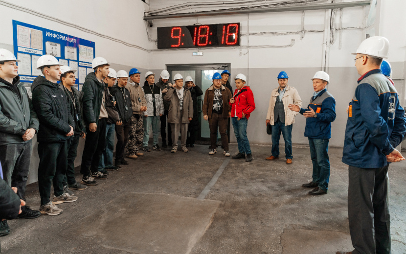 Знакомство с планом экскурсии. Фото: Мария Бакланова