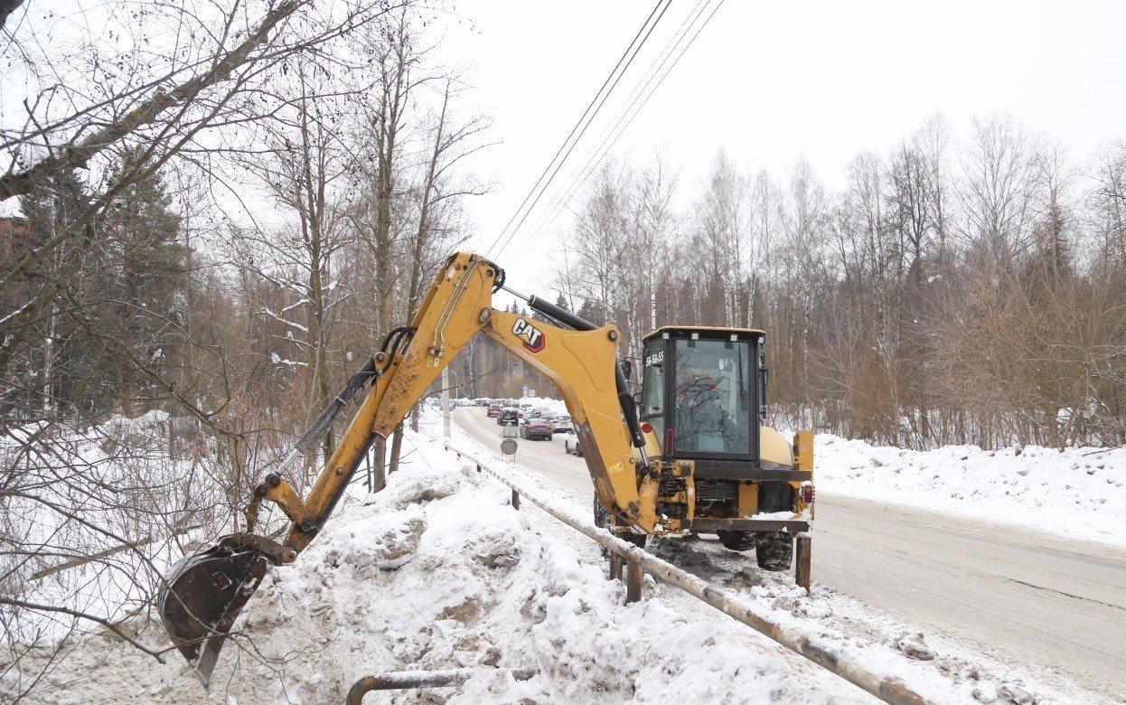 Ливневую канализацию начали расчищать в Ижевске