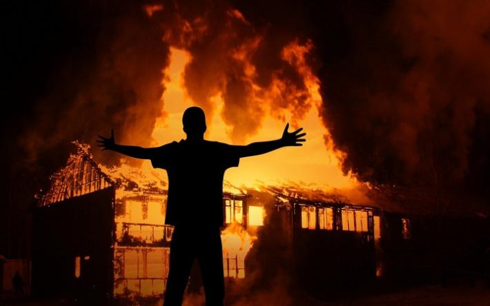 Жителя Удмуртии подозревают в поджоге дома в Ижевске