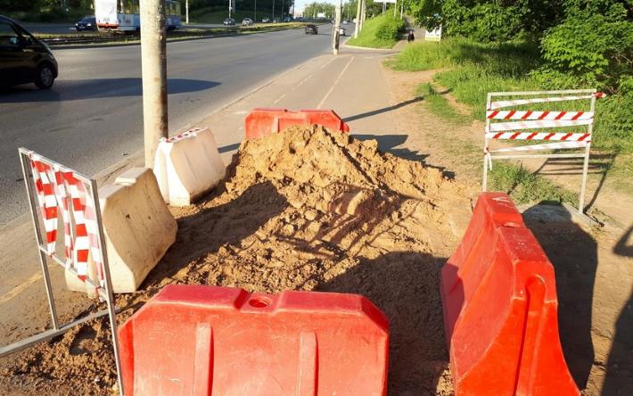Фотофакт: яму на улице Ленина в Ижевске начали ремонтировать