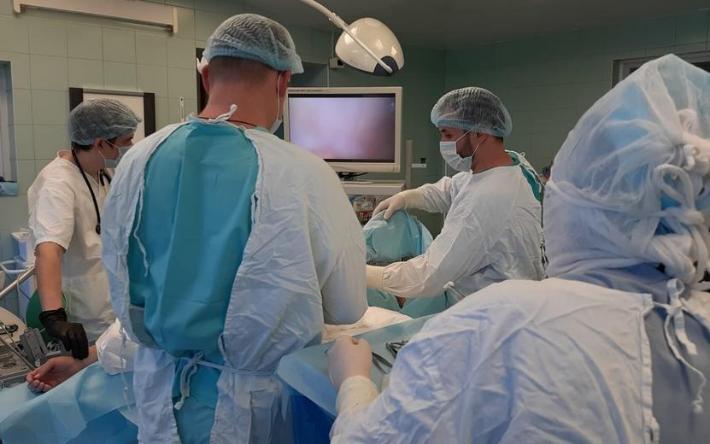 Подростка с редкой опухолью спасли хирурги в Ижевске