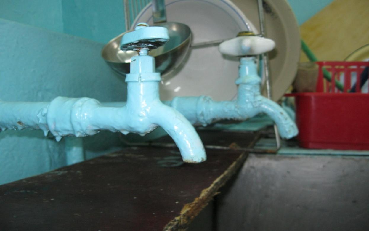 Пищеблок столовой закрыли из-за некачественной воды в одной из школ Удмуртии