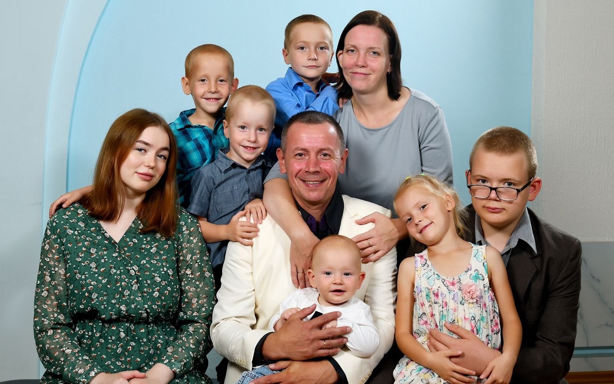 Многодетные семьи Удмуртии смогут компенсировать затраты на учебу