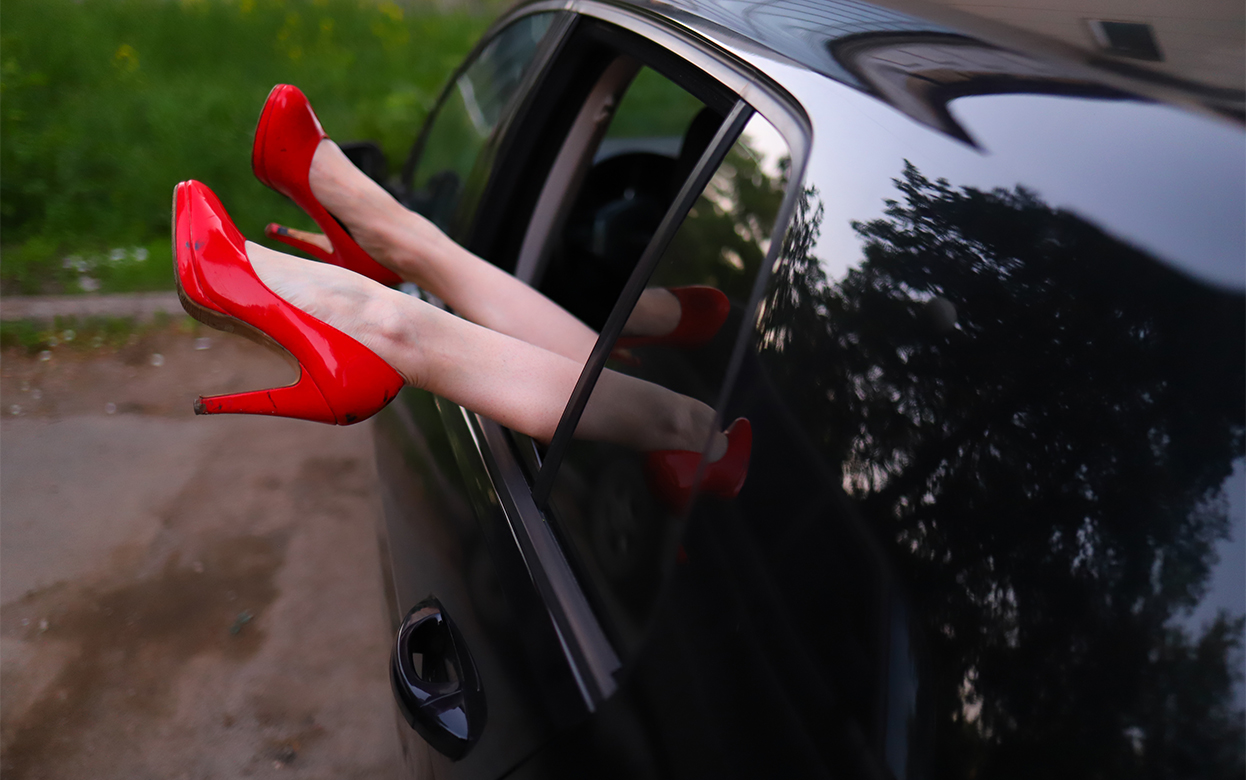 У жителя Удмуртии похитили более 26 тысяч рублей при заказе проститутки