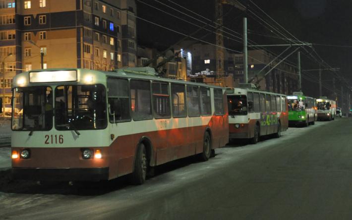 Движение троллейбусов №2 и №14 через перекресток улиц Советской и Удмуртской нарушилось в Ижевске