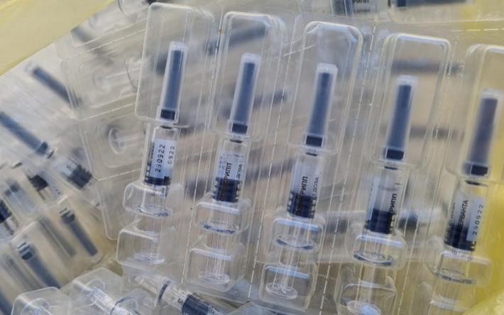 Минздрав проверит информацию о выброшенной вакцине рядом с больницей в Ижевске