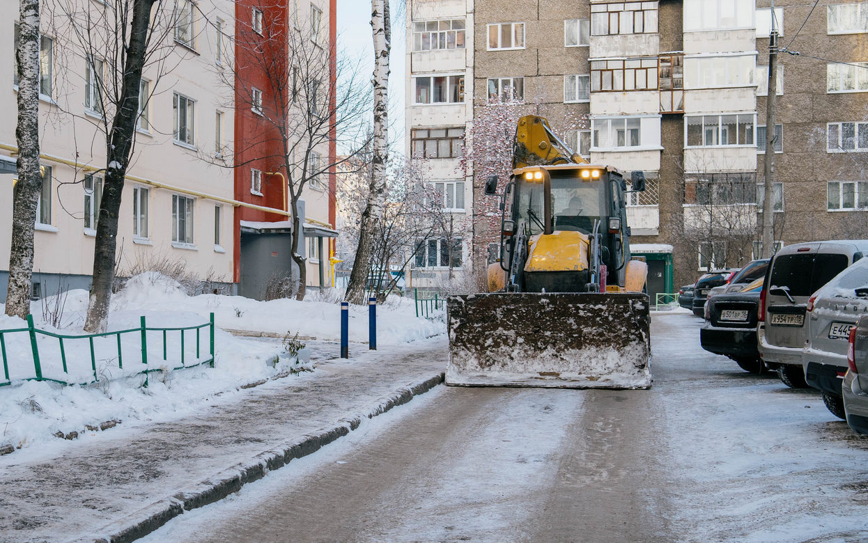 Более 500 нарушений при уборке дворов выявили в Ижевске с начала снегопадов