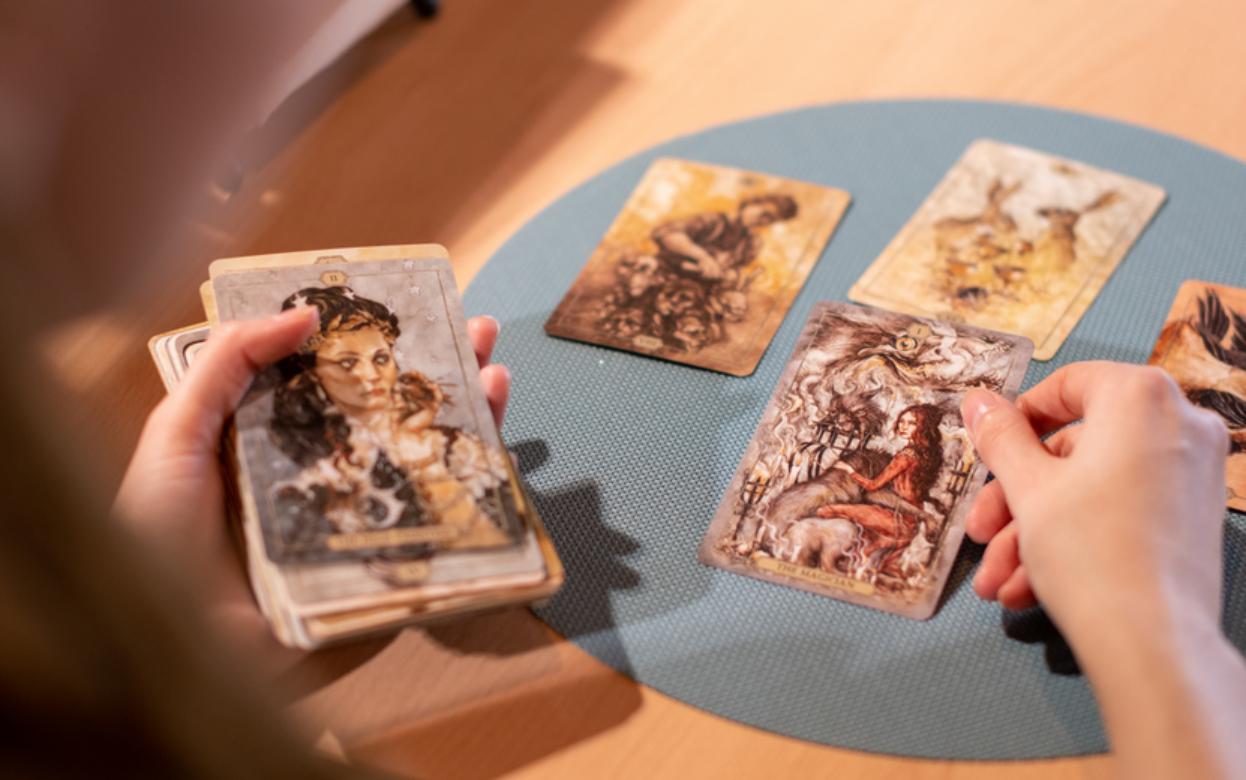 Пенсионерка из Удмуртии лишилась денег, решив снять порчу с жилья