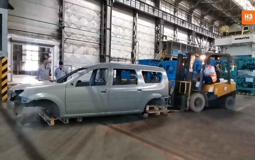 Первые кузова Lada Largus прибыли на автозавод в Ижевск