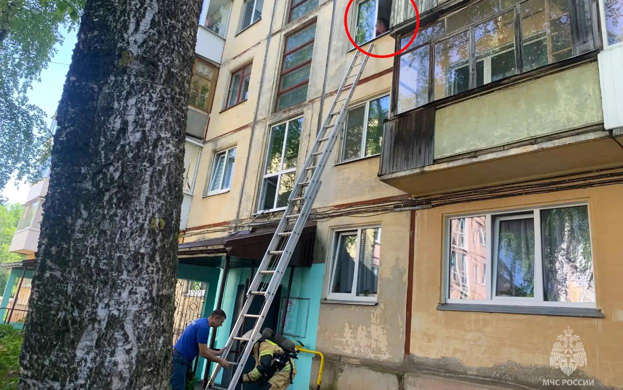 Мужчина и пожилая женщина пострадали на пожаре в Воткинске