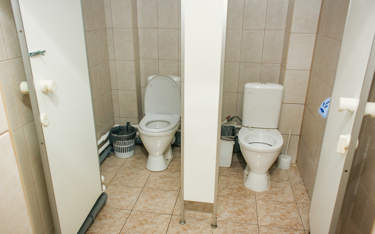 Жителя Глазова осудили за видеосъемку в женском туалете