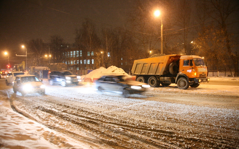 Водителям Удмуртии дали советы по езде во время снегопадов