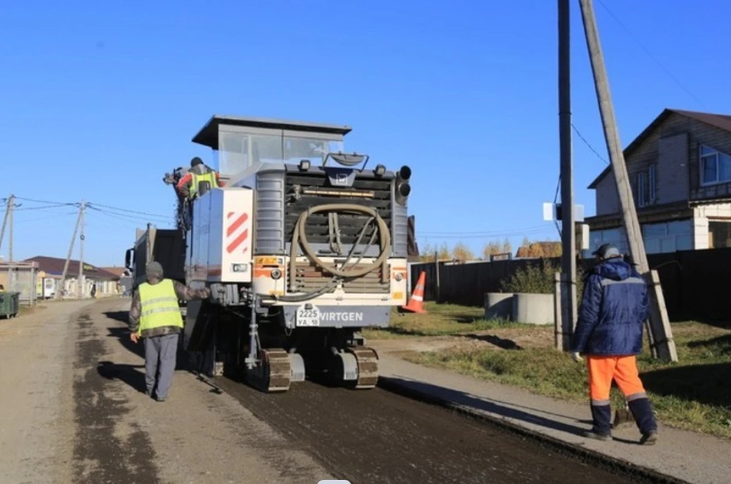 Первый асфальт уложили на ул. Меркушева в Ижевске