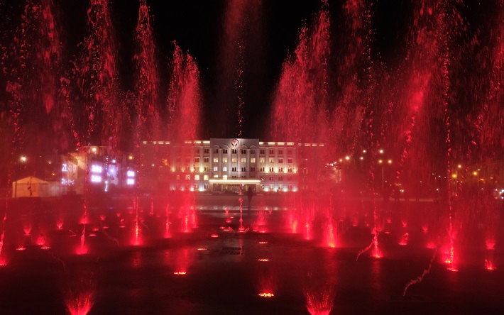 Светомузыкальный фонтан на Центральной площади Ижевска начал работать