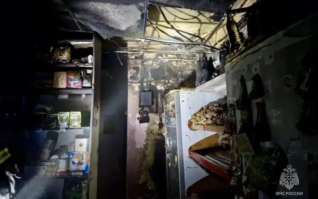 Два магазина загорелись в Глазове за сутки