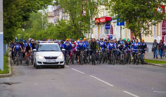 2000 ижевчан приняли участие в велопараде в День города