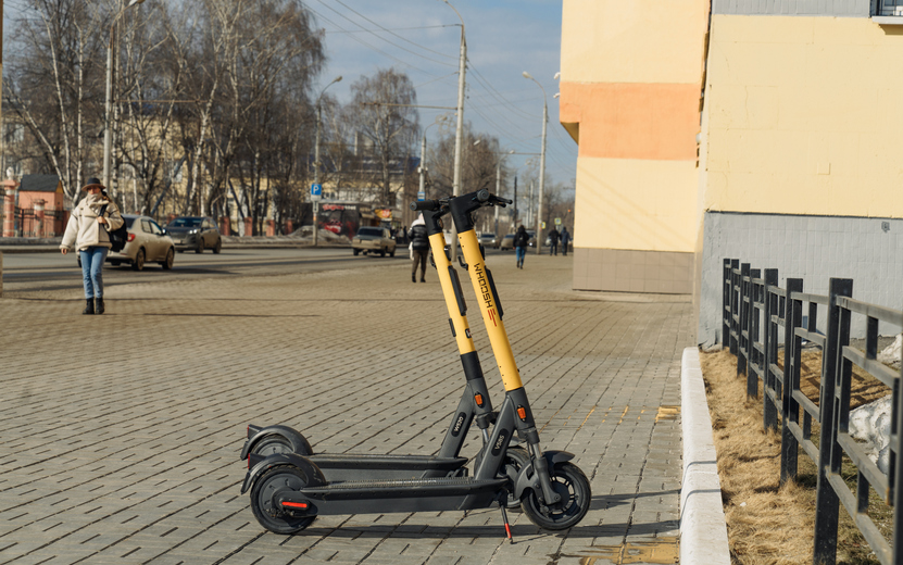 Скорость движения электросамокатов по тротуарам снизили в Ижевске