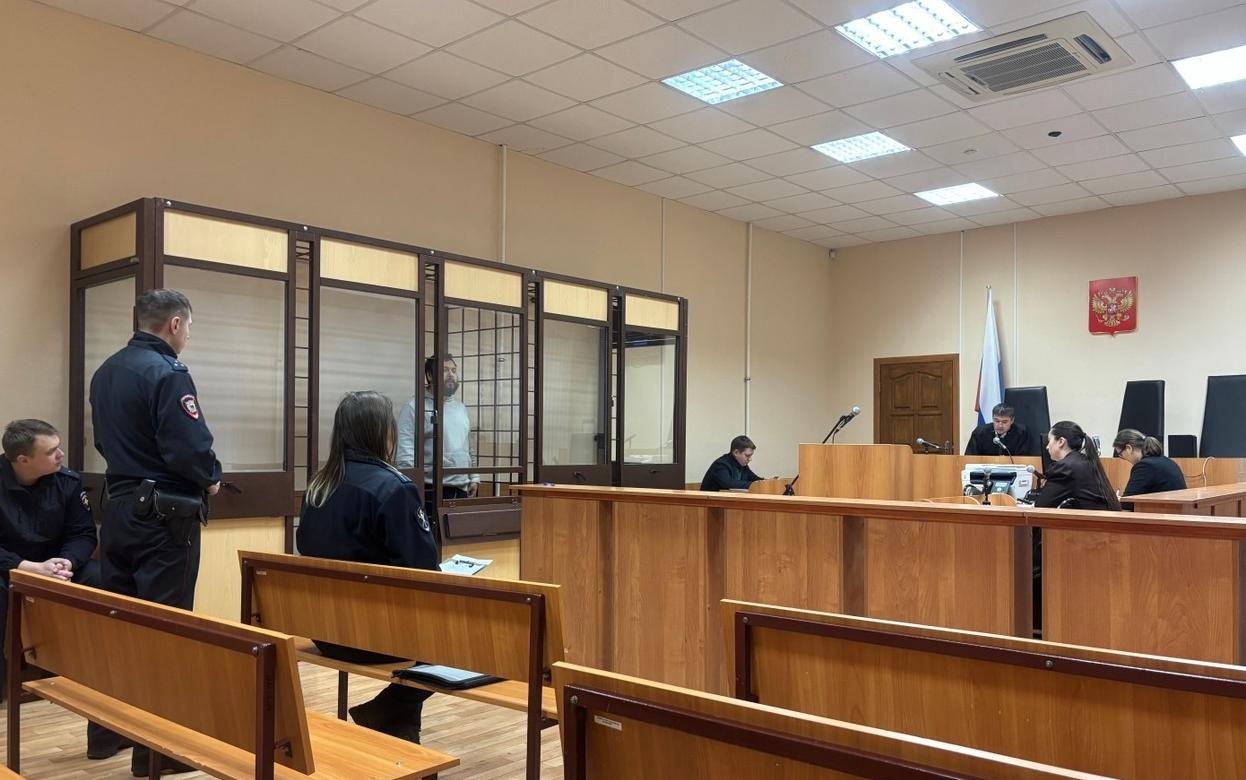 Двух мужчин арестовали в Удмуртии за вымогательство денег у участника СВО