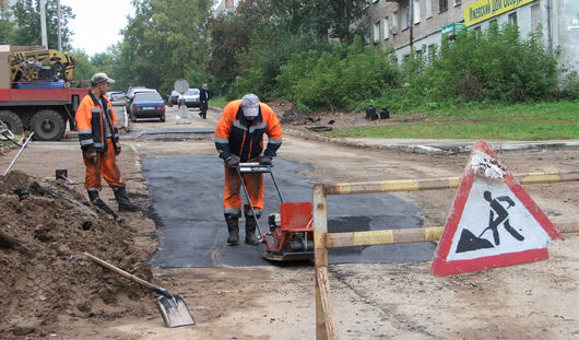 75 придомовых территорий возле 94 домов отремонтировали в Ижевске в 2015 году