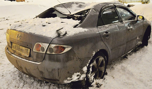 5 февраля у торгового центра «Сити» снегом с крыши придавило иномарку «мазда». В этот же день в городе пострадали еще, как минимум, две машины