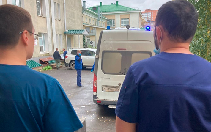 Пострадавшие во время стрельбы в школе Ижевска поступают в больницы