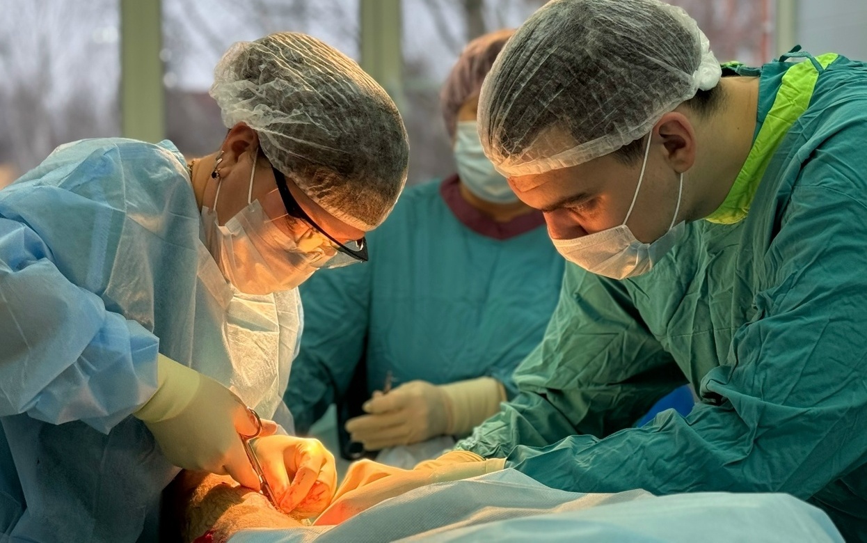 Хирурги в Ижевске восстановили мягкие ткани бедра бойца СВО после ранения
