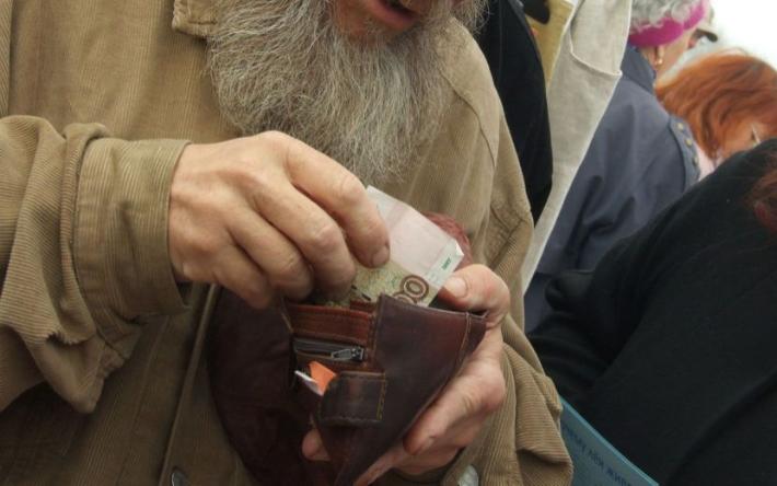 Пенсию вытащили из кармана дедушки на рынке в Ижевске