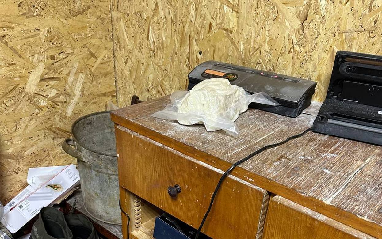 Двух жителей Ижевска подозревают в производстве 15 кг наркотиков