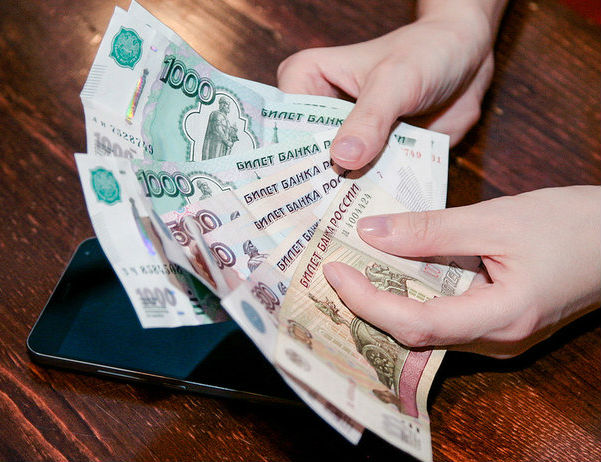 С банковских карт ижевчан украли больше 620 тысяч рублей