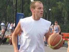 Баскетболисты Ижевска сразятся за "Оранжевый мяч"