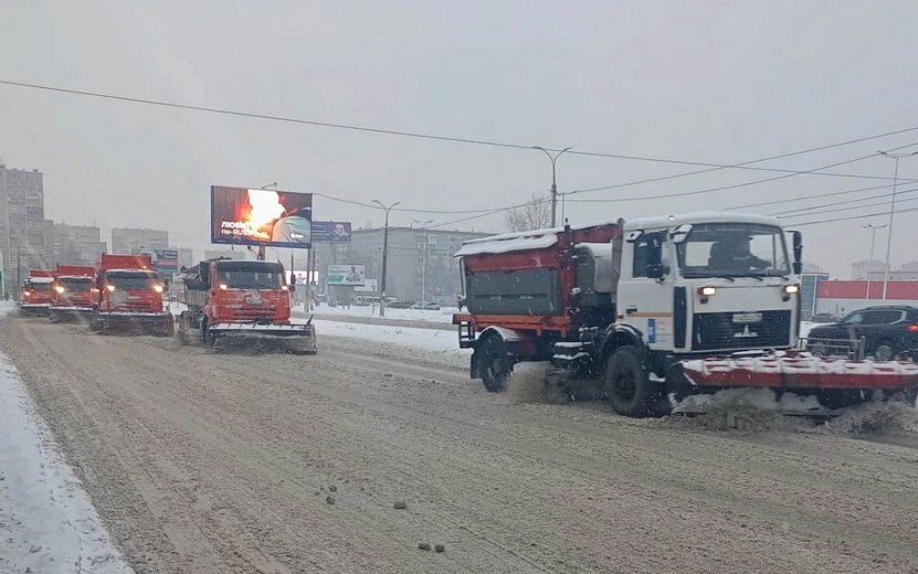 Власти Ижевска заявили о 107 машинах, убирающих дороги города