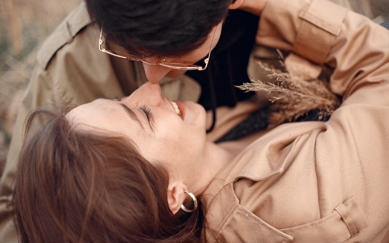 «Ты красавица, я – чудовище»: почему эффектные девушки выбирают непрезентабельных мужчин