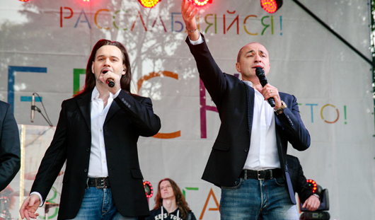Празднование Дня города в Ижевске закончилось концертом «Хора Турецкого» и красочным салютом