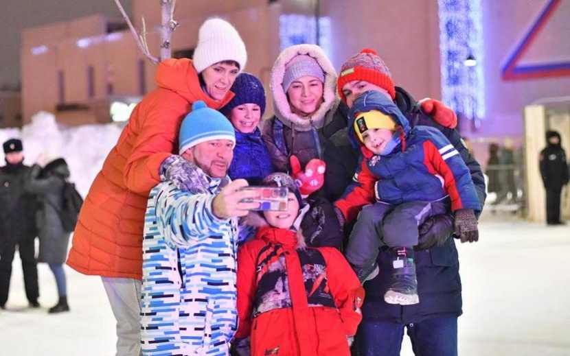 Новогодняя ночь на Центральной площади Ижевска. Фото: izh.ru