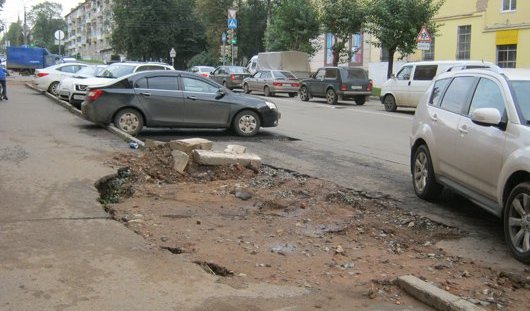 Тротуар на перекрестке улиц Советской и Коммунаров в Ижевске отремонтируют в течение недели