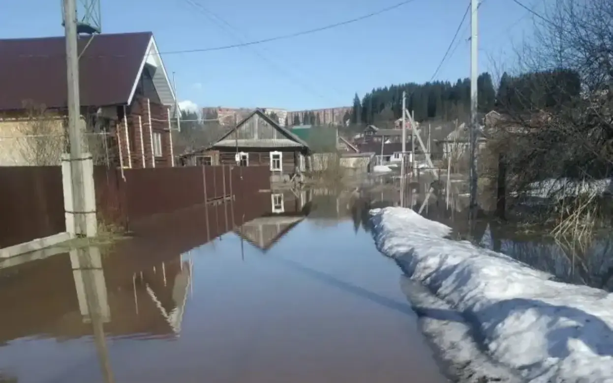 20 дворов подтопило в Игре и Ягане
