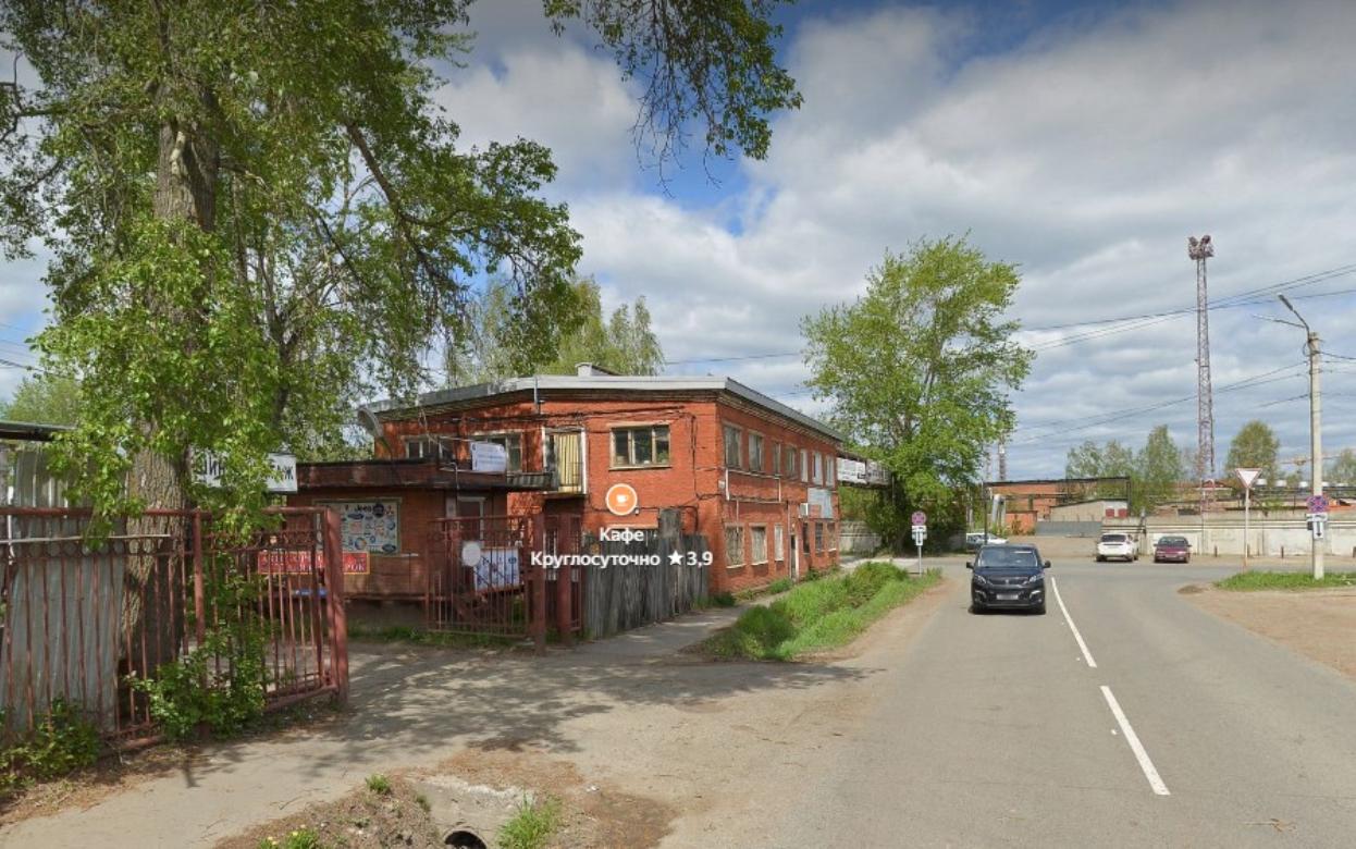 Компания из Удмуртии лишилась лицензии на алкоголь за нарушение в день «Последнего звонка»