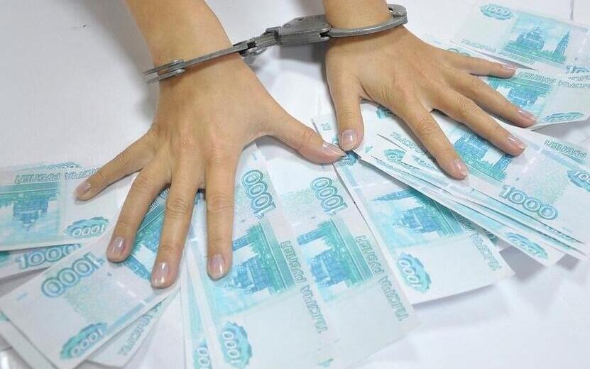 Расследование дела о взятке свыше 4,6 млн рублей экс-начальницы «Спецдомоуправления» завершено в Ижевске