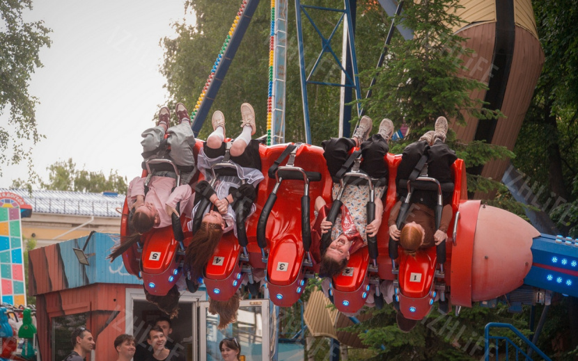 Выпускники школ Ижевска отметили «Последний звонок». Фото: Алексей Филинов