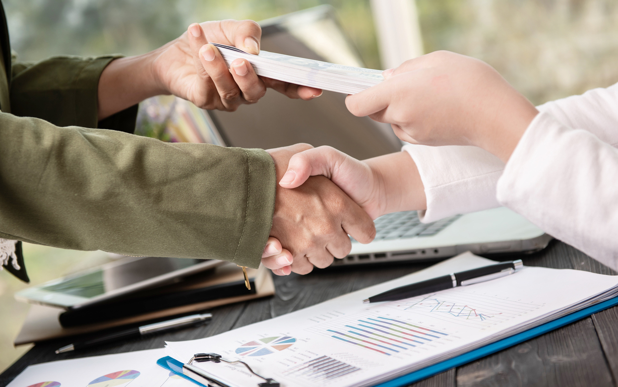 Ключевую ставку в России понизили до 16% годовых