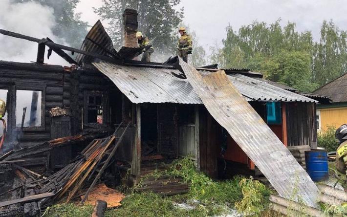 Женщина пострадала при пожаре в многоквартирном доме в Удмуртии