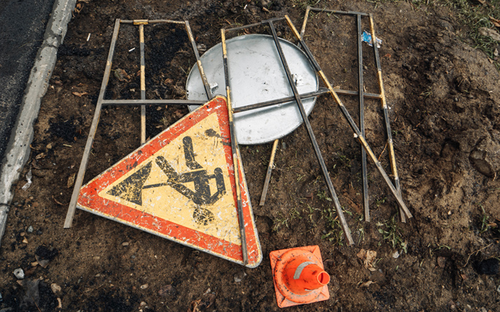 Аварийные дефекты на дорогах устранили еще на десяти улицах Ижевска