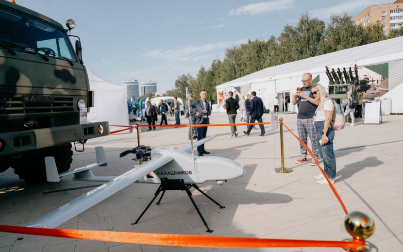 Выставка военной техники на Центральной площади Ижевска. Фото: Маша Бакланова