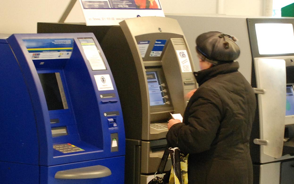 Число мошенничеств через банкоматы выросло в 76 раз в России