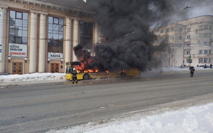 Автобус в Ижевске мог загореться из-за замыкания в табло