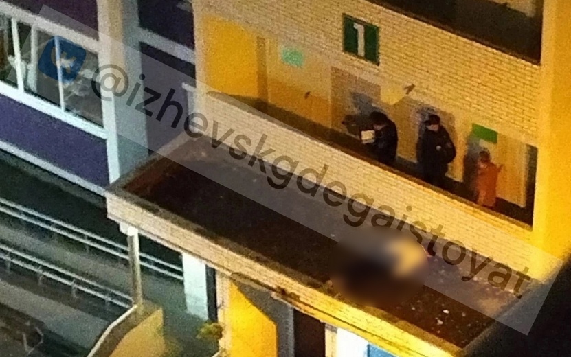 Подросток выпал с балкона дома на улице Берша в Ижевске
