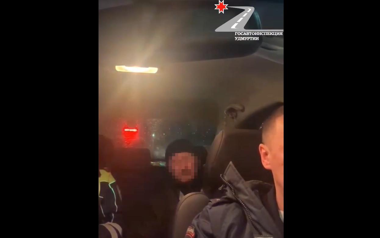 Пьяный водитель «Весты» врезался в грузовик в Удмуртии