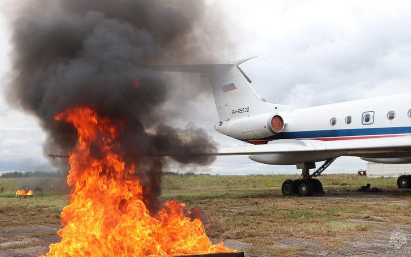 Фотофакт: условную авиакатастрофу отработали в аэропорту Ижевска